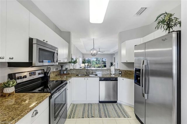 7827 Regal Heron CIR 302, Naples, FL 34104