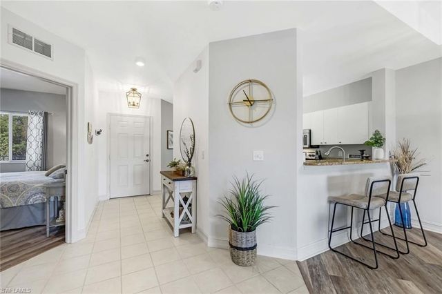 7827 Regal Heron CIR 302, Naples, FL 34104