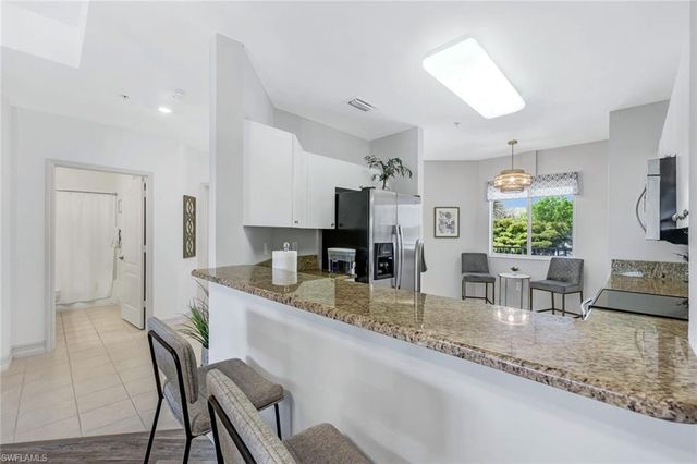 7827 Regal Heron CIR 302, Naples, FL 34104