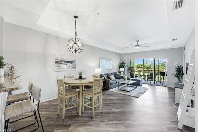 7827 Regal Heron CIR 302, Naples, FL 34104