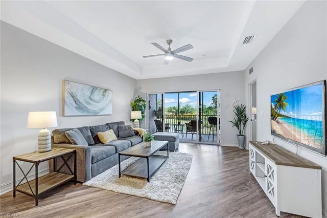 7827 Regal Heron CIR 302, Naples, FL 34104