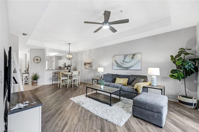 7827 Regal Heron CIR 302, Naples, FL 34104