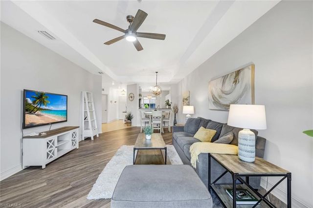 7827 Regal Heron CIR 302, Naples, FL 34104