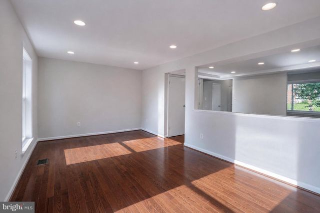 50 TIMBER ROCK RD, Gaithersburg, MD 20878