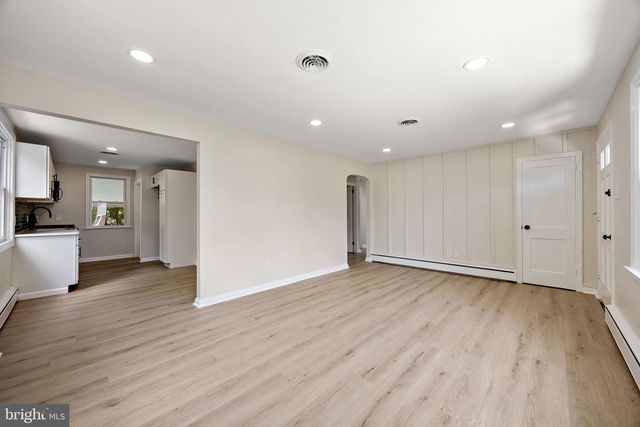 63 DELIA DR, Broomall, PA 19008