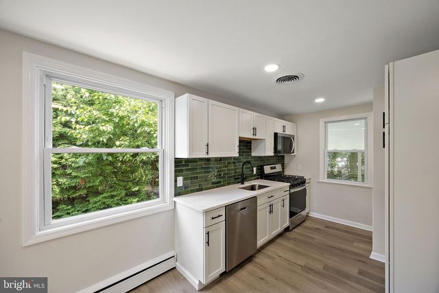 63 DELIA DR, Broomall, PA 19008