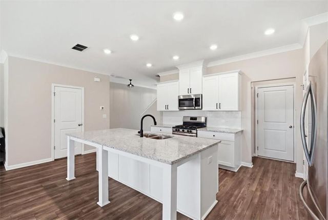 6458 Lanier Harbor Landing, Buford, GA 30518
