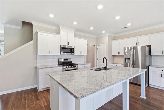6458 Lanier Harbor Landing, Buford, GA 30518