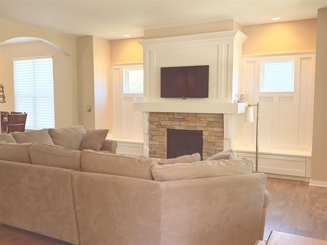 576 Brownstone Street, Holland, MI 49423