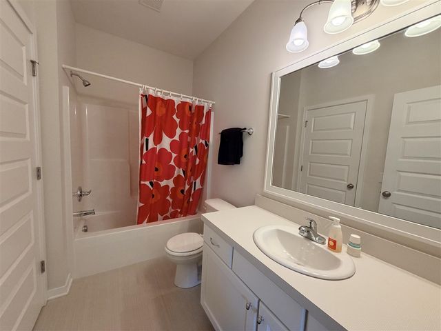 576 Brownstone Street, Holland, MI 49423