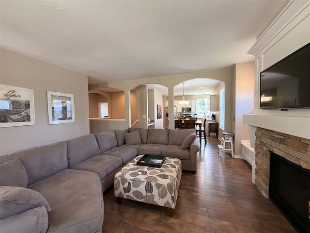 576 Brownstone Street, Holland, MI 49423