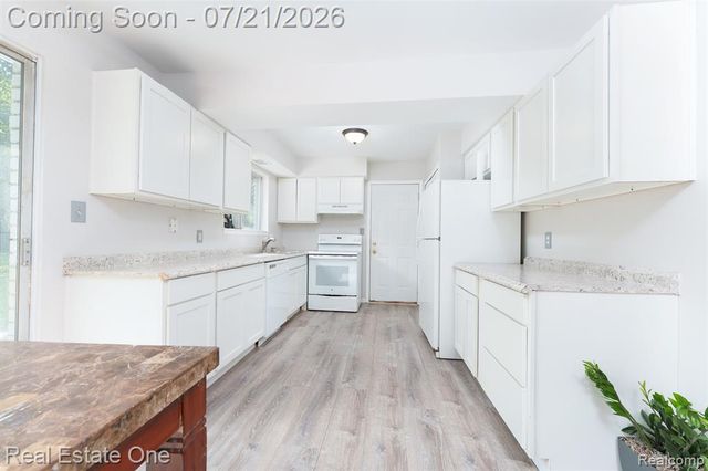 4069 Village Square, Brighton, MI 48114
