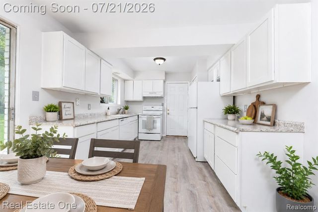 4069 Village Square, Brighton, MI 48114