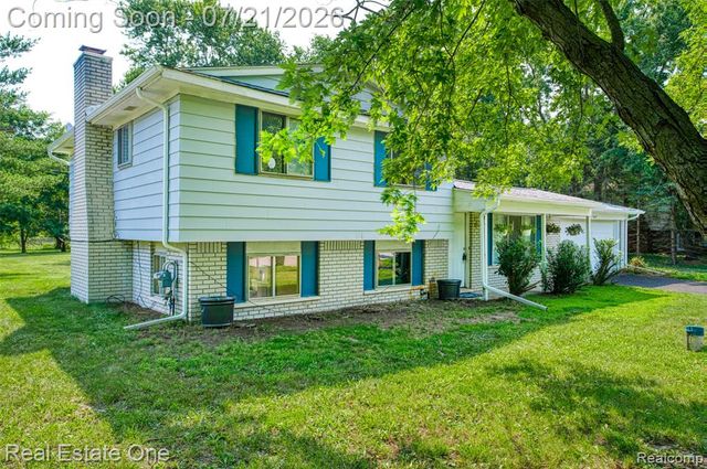 4069 Village Square, Brighton, MI 48114