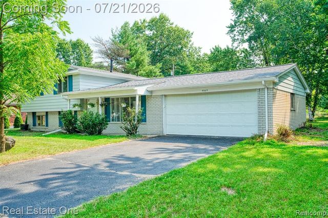 4069 Village Square, Brighton, MI 48114
