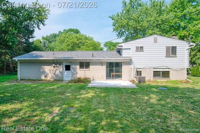 4069 Village Square, Brighton, MI 48114