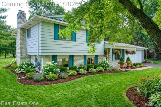 4069 Village Square, Brighton, MI 48114