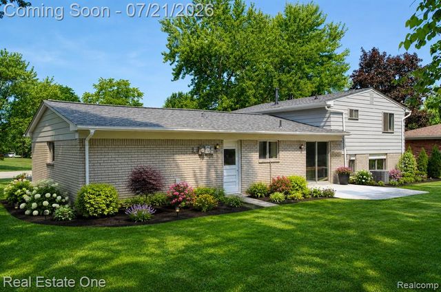 4069 Village Square, Brighton, MI 48114