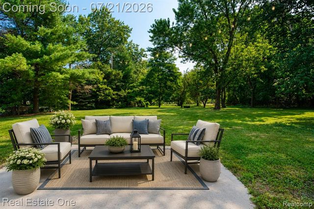 4069 Village Square, Brighton, MI 48114