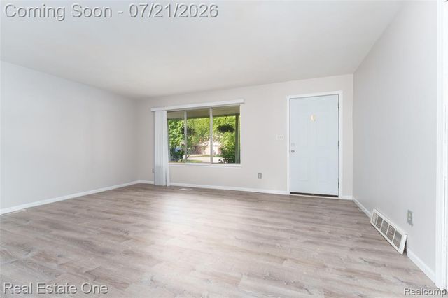 4069 Village Square, Brighton, MI 48114