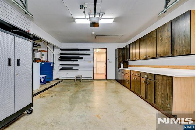 612 Sugarbush Court B, Wyckoff, NJ 07481