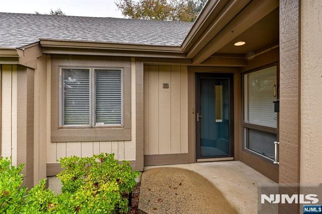 612 Sugarbush Court B, Wyckoff, NJ 07481