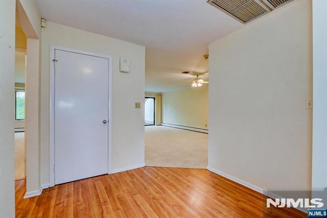 612 Sugarbush Court B, Wyckoff, NJ 07481