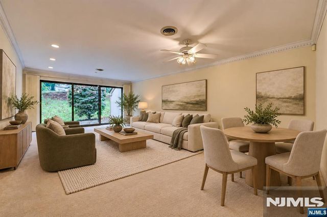 612 Sugarbush Court B, Wyckoff, NJ 07481