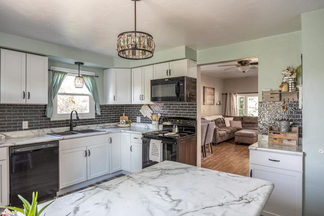 1007 E MAIN STREET, Little Chute, WI 54140