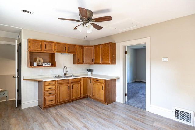 1007 E MAIN STREET, Little Chute, WI 54140