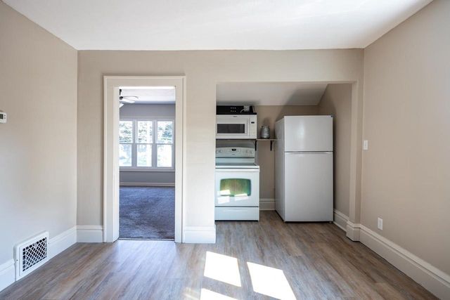 1007 E MAIN STREET, Little Chute, WI 54140