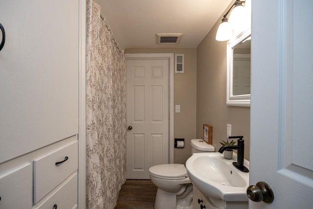 1007 E MAIN STREET, Little Chute, WI 54140