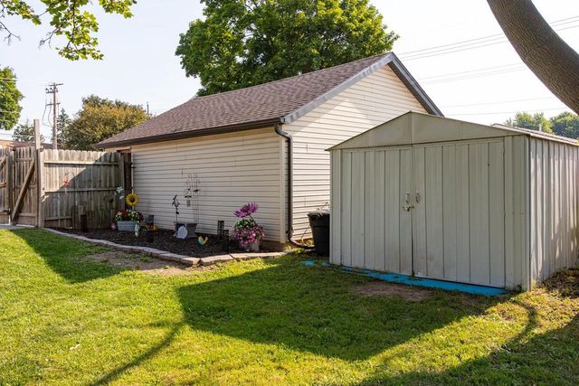 1007 E MAIN STREET, Little Chute, WI 54140
