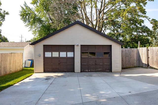 1007 E MAIN STREET, Little Chute, WI 54140