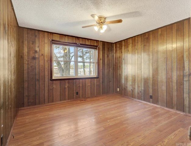 377 Valley Acres Road, Hot Springs, AR 71913