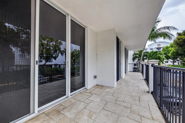 101 SE 20th Avenue 201, Deerfield Beach, FL 33441