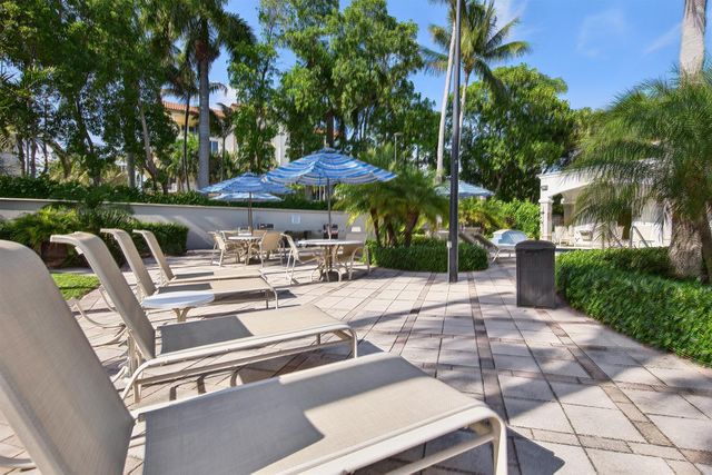 101 SE 20th Avenue 201, Deerfield Beach, FL 33441