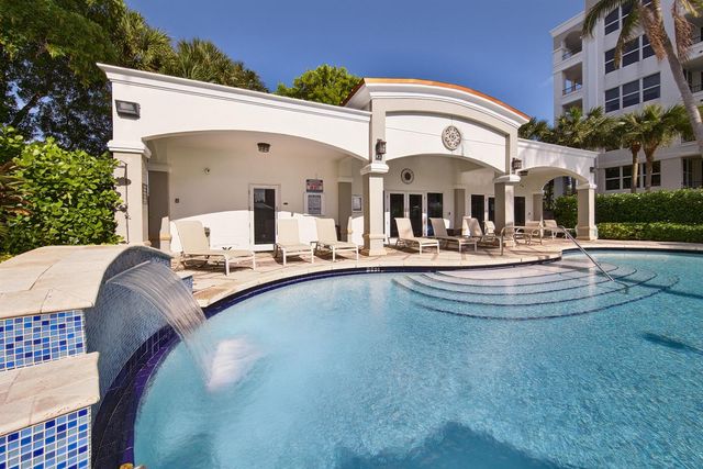 101 SE 20th Avenue 201, Deerfield Beach, FL 33441
