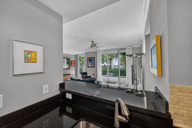 101 SE 20th Avenue 201, Deerfield Beach, FL 33441