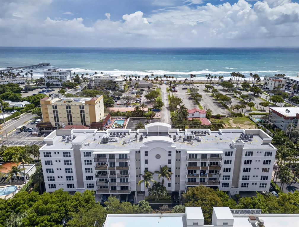 101 SE 20th Avenue 201, Deerfield Beach, FL 33441