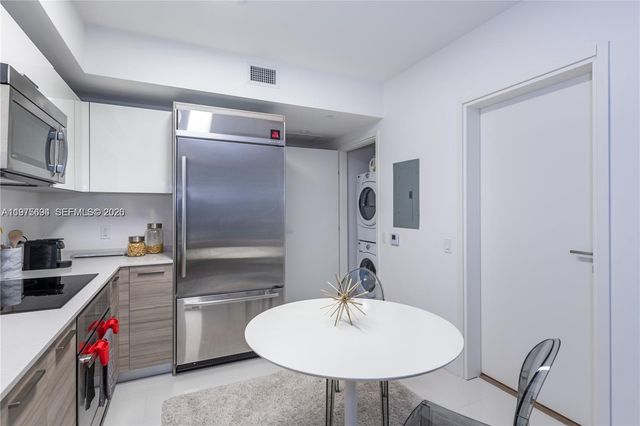 1300 Brickell Bay Dr 600, Miami, FL 33131