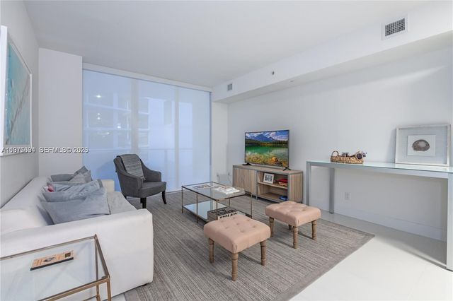 1300 Brickell Bay Dr 600, Miami, FL 33131