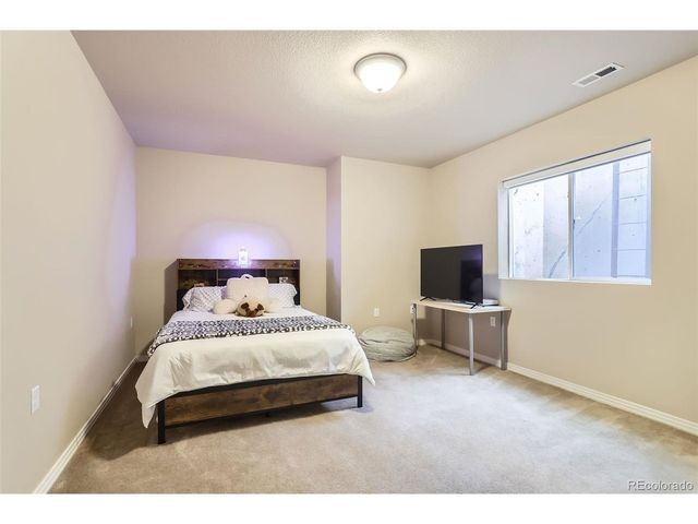 555 Gallegos Cir, Erie, CO 80516