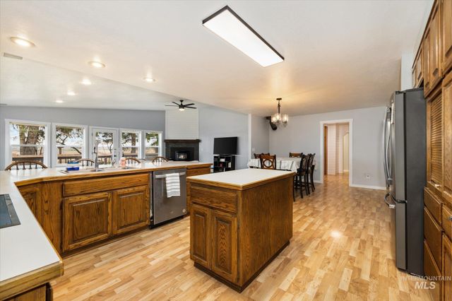 15032 Hollow Rd, Caldwell, ID 83607