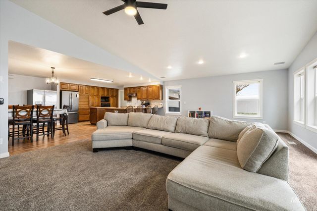 15032 Hollow Rd, Caldwell, ID 83607