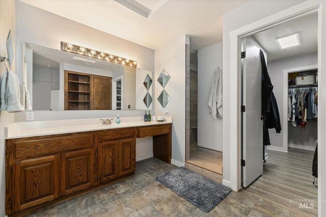 15032 Hollow Rd, Caldwell, ID 83607