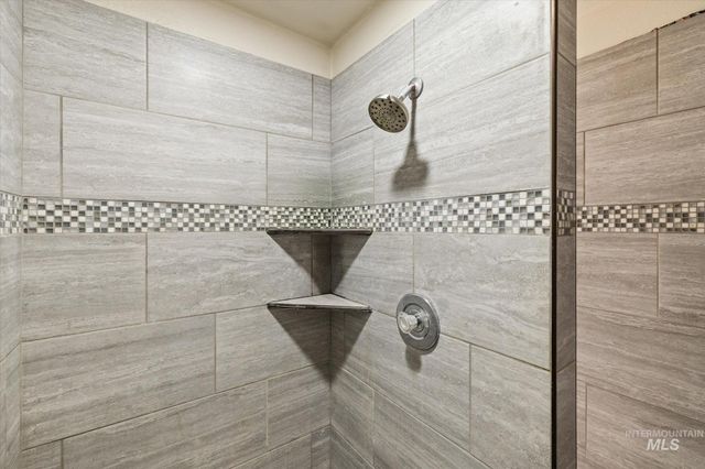 15032 Hollow Rd, Caldwell, ID 83607