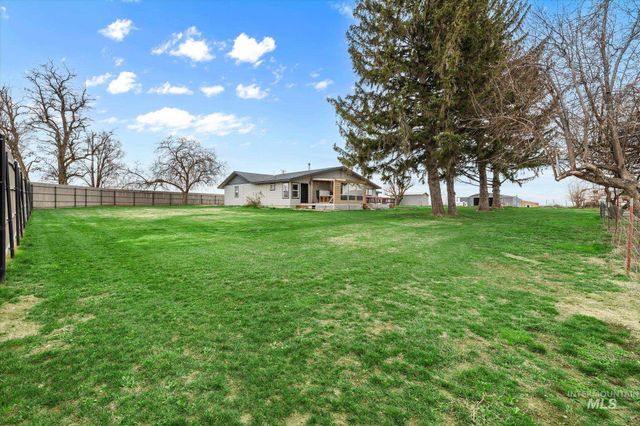 15032 Hollow Rd, Caldwell, ID 83607