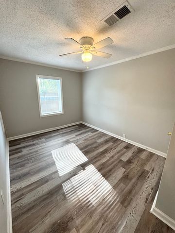 1349 LONGCREST RD, Memphis, TN 38109