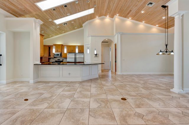 8431 SE Duncan Street, Hobe Sound, FL 33455